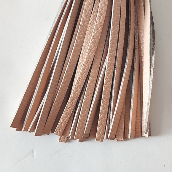 Karl Lagerfeld Paris straw spring clutch with tassels, like new. - Picture 6 of 16